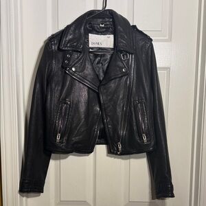 Doma Women's Sleek Black Leather Jacket